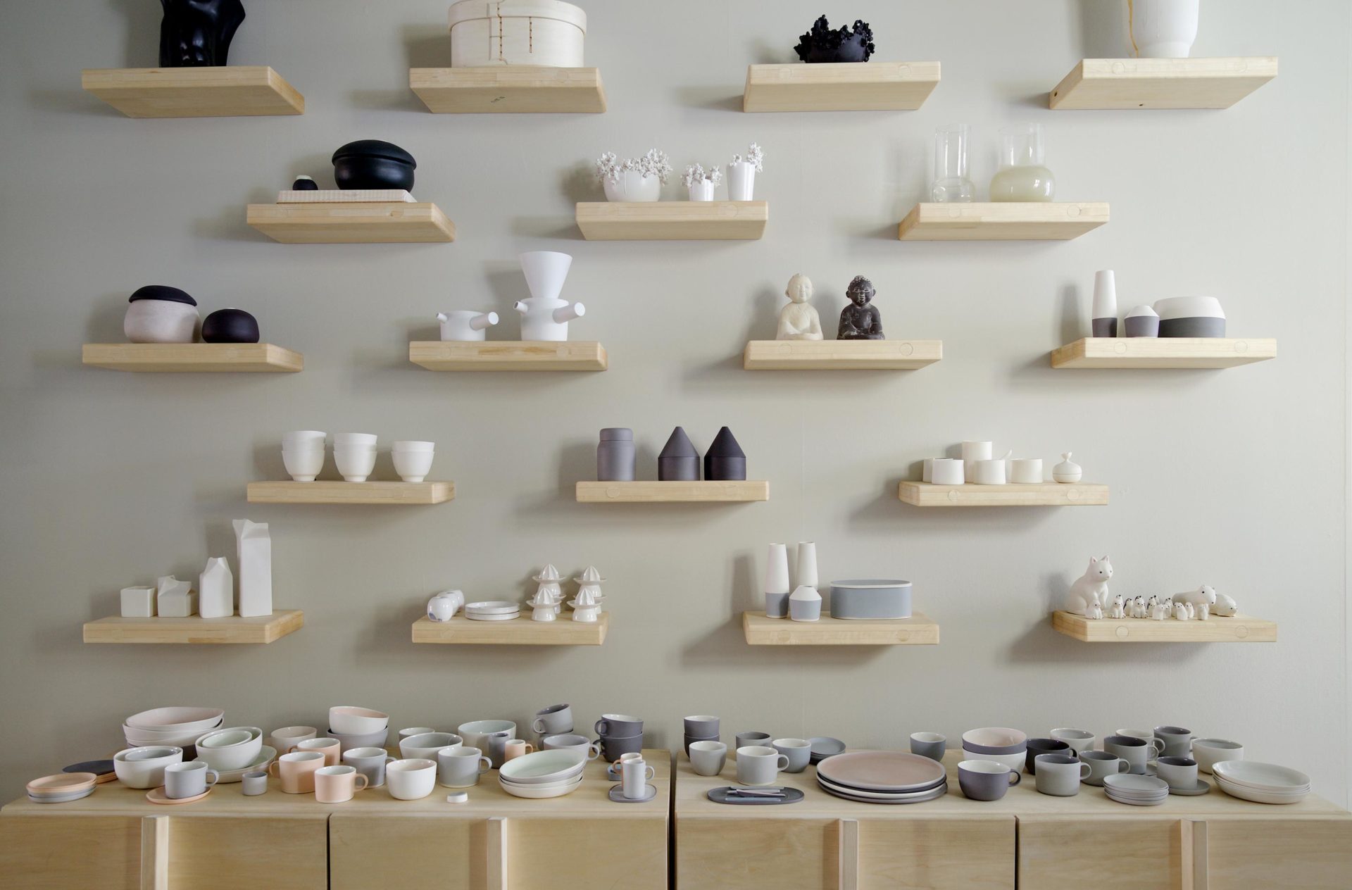 Lokal_Helsinki_Shelves_2019_A-copy