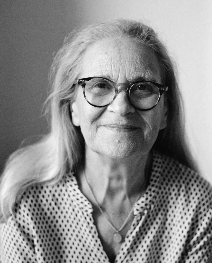 Katy Hertell (s. 1941)  on helsinkiläinen keramiikkataiteilija ja kuvanveistäjä.