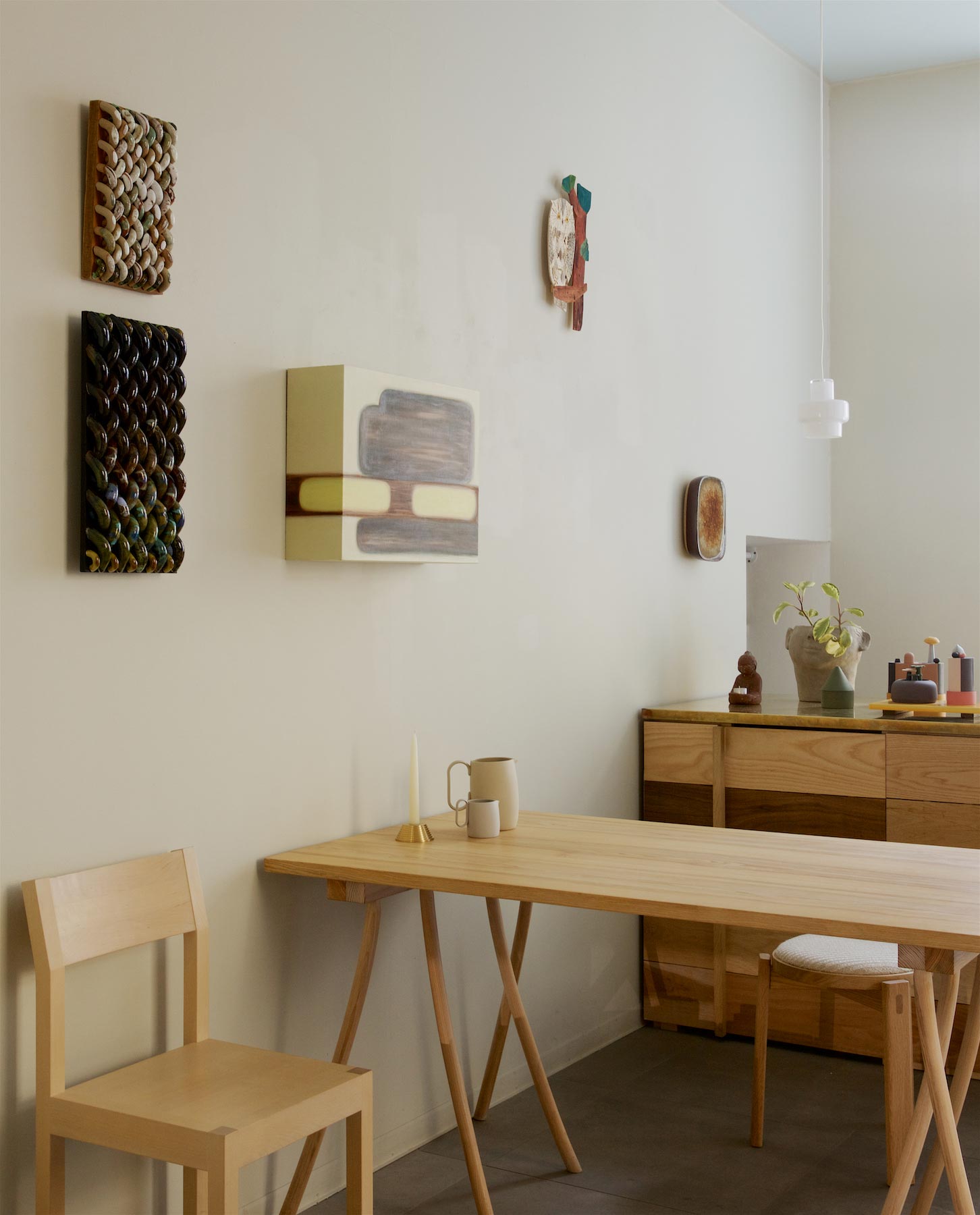 Ikkita hamshira ogil bolaning qoliga pounted va uni mazali sorishdi Birinchi marta prezervativsiz yoki prezervativsiz jinsiy aloqa qilish