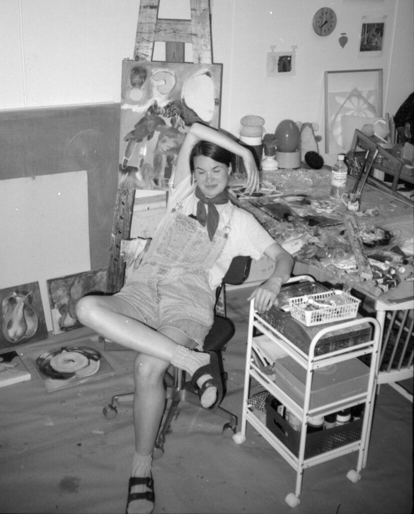 Essi Nieminen is a Helsinki-based visual artist, musician and art educator, who works mainly in painting.