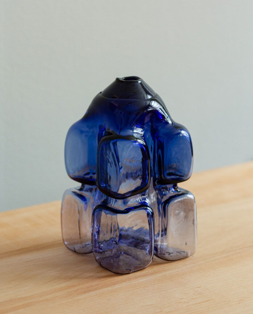 annieckerman_glass_vase_sculpture_lokalhelsinki2026-3