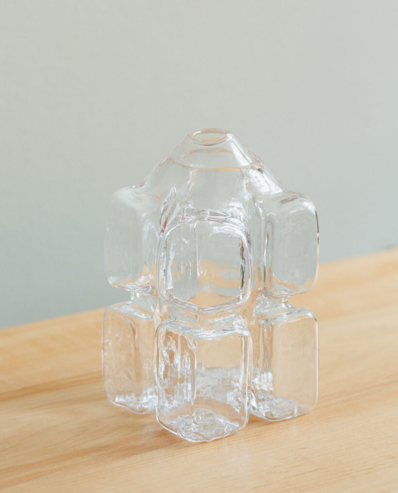 annieckerman_glass_vase_sculpture_lokalhelsinki2026