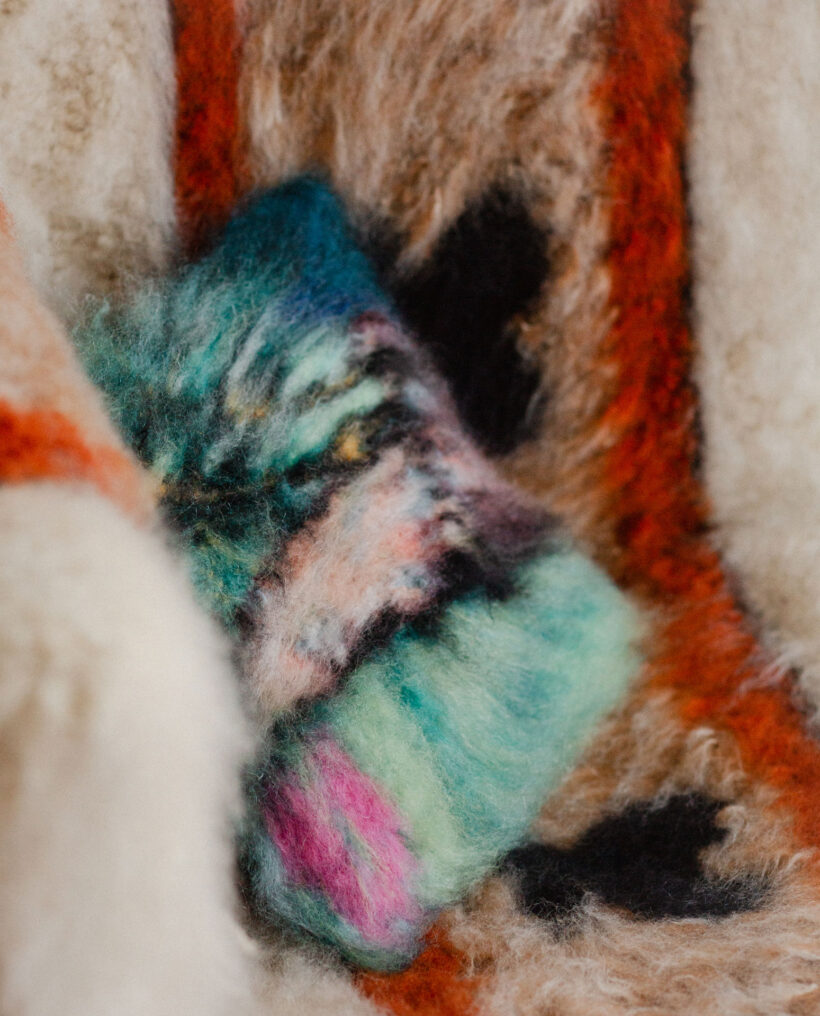 hannakaisakorolainen_textile_artwork_furniture_domusprimavera_lokalhelsinki2026-3