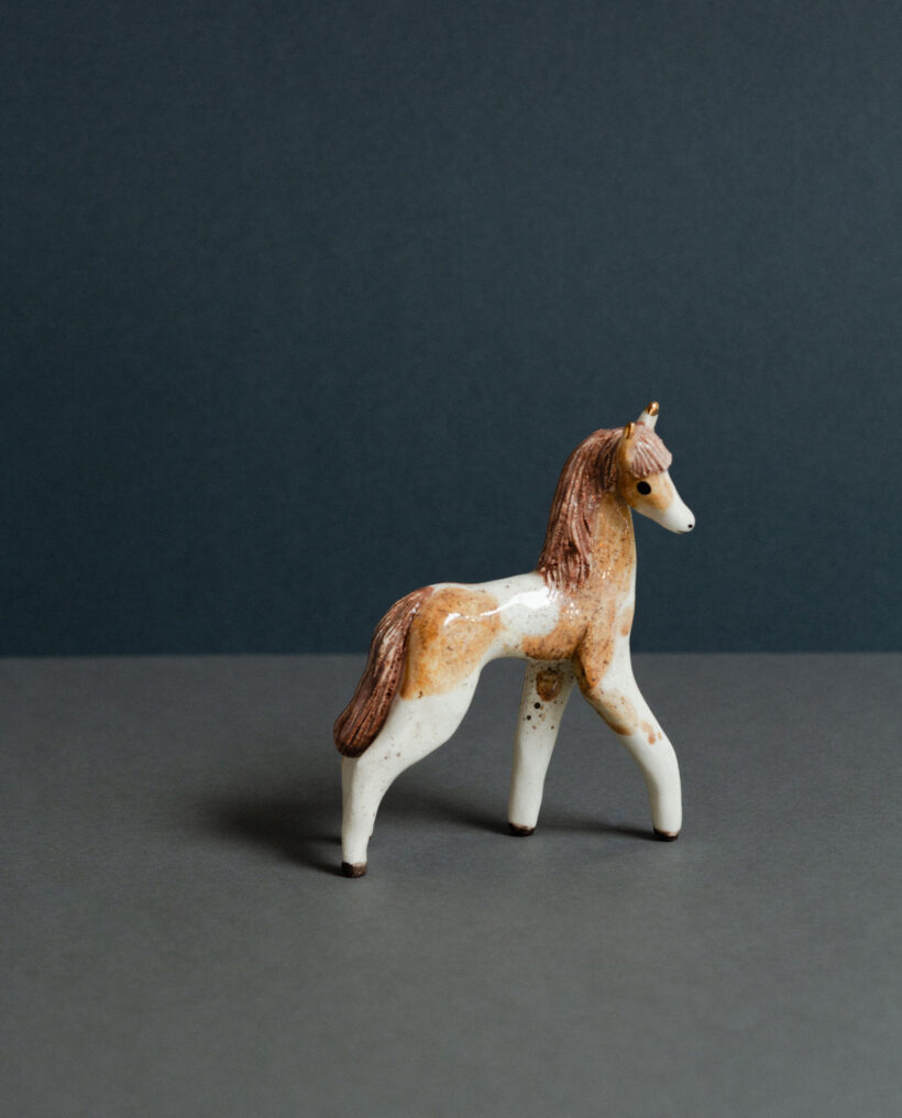 maisamajakka_horse_figurine_ceramic_artwork_collectibledesign_domusprimavera_lokalhelsinki2026-8