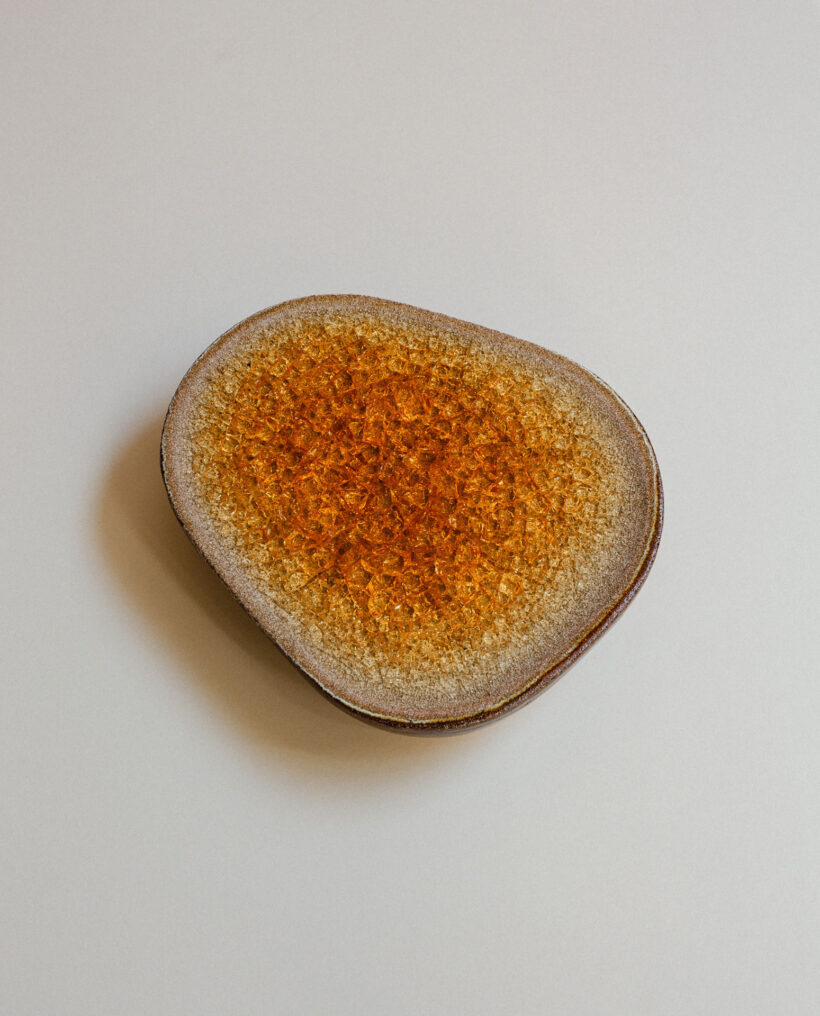 arniaromaa_stoneware_glass_wall_sculpture_lokalhelsinki2026-6