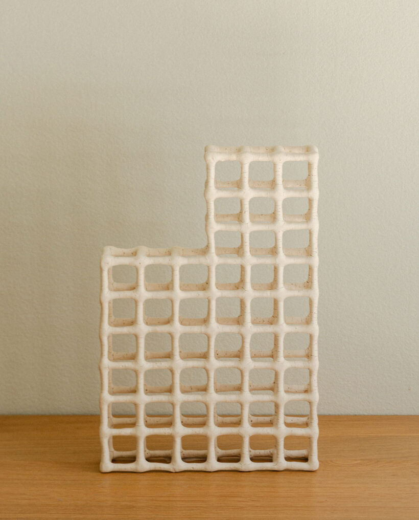 akikomori_artwork_sculpture_ceramic_lokalhelsinki2026
