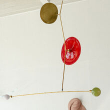 millavaahtera_glass_brass_artwork_atfirstblush_billnas_lokalhelsinki2026-3