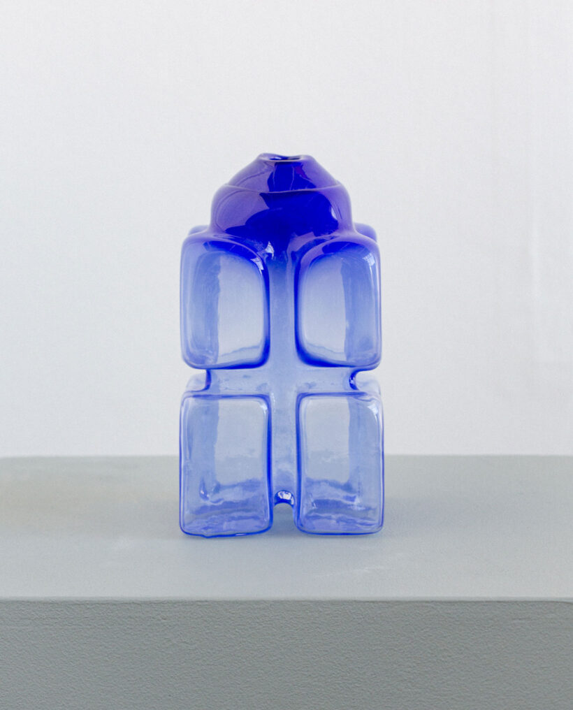 annieckerman_glass_sculpture_artwork_atfirstblush_billnas_lokalhelsinki2026-3