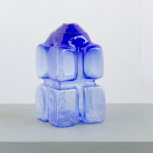 annieckerman_glass_sculpture_artwork_atfirstblush_billnas_lokalhelsinki2026-4