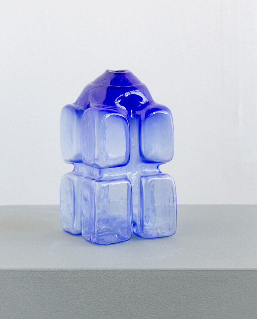 annieckerman_glass_sculpture_artwork_atfirstblush_billnas_lokalhelsinki2026-4