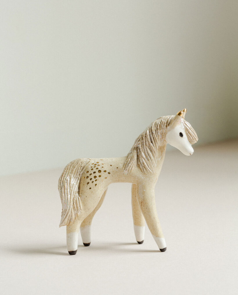 maisamajakka_horse_figurine_ceramic_artwork_lokalhelsinki2026-30