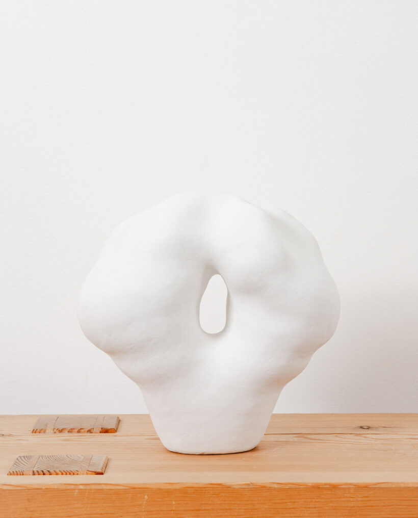 hennanuutinen_ceramic_sculpture_artwork_whitewall_lokalhelsinki2026-17