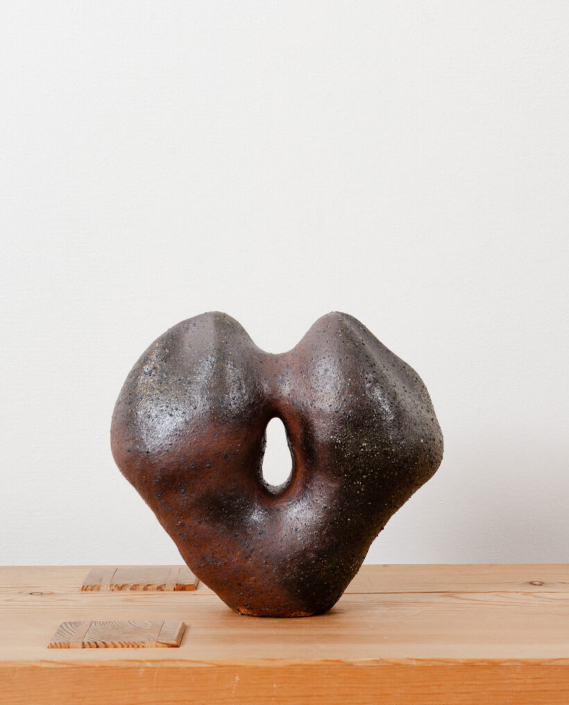 hennanuutinen_ceramic_sculpture_artwork_whitewall_lokalhelsinki2026-20