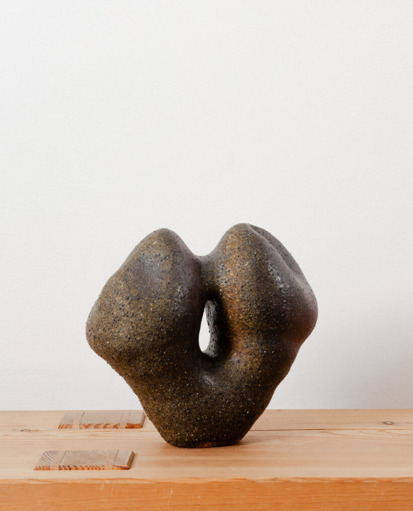 hennanuutinen_ceramic_sculpture_artwork_whitewall_lokalhelsinki2026-21