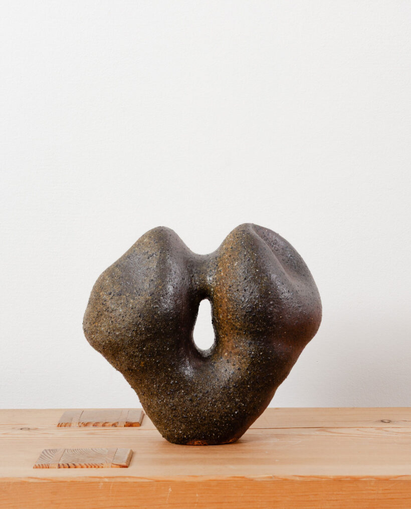 hennanuutinen_ceramic_sculpture_artwork_whitewall_lokalhelsinki2026-22