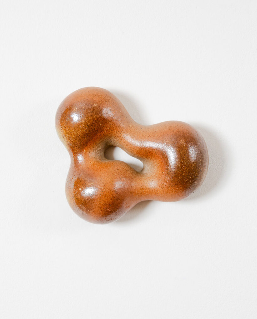 hennanuutinen_ceramic_sculpture_artwork_whitewall_lokalhelsinki2026-47