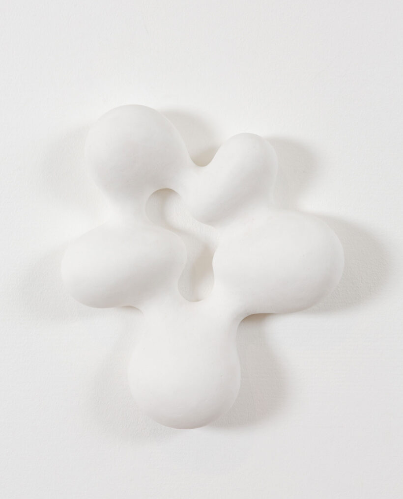 hennanuutinen_ceramic_sculpture_artwork_whitewall_lokalhelsinki2026-48