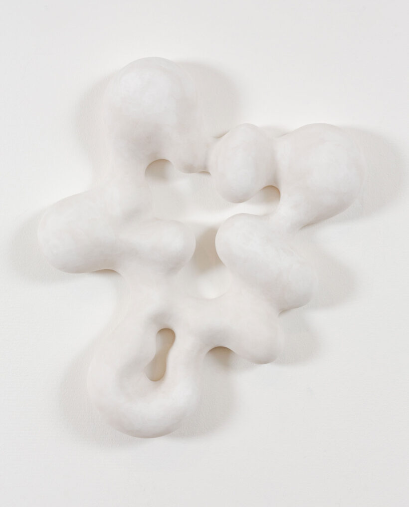 hennanuutinen_ceramic_sculpture_artwork_whitewall_lokalhelsinki2026-50