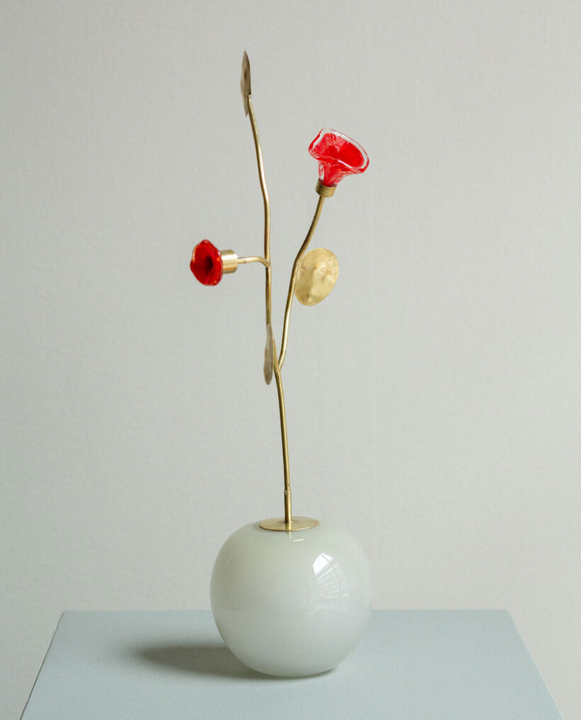 millavaahtera_sculpture_stabile_glass_brass_artwork_lokalhelsinki2026-6