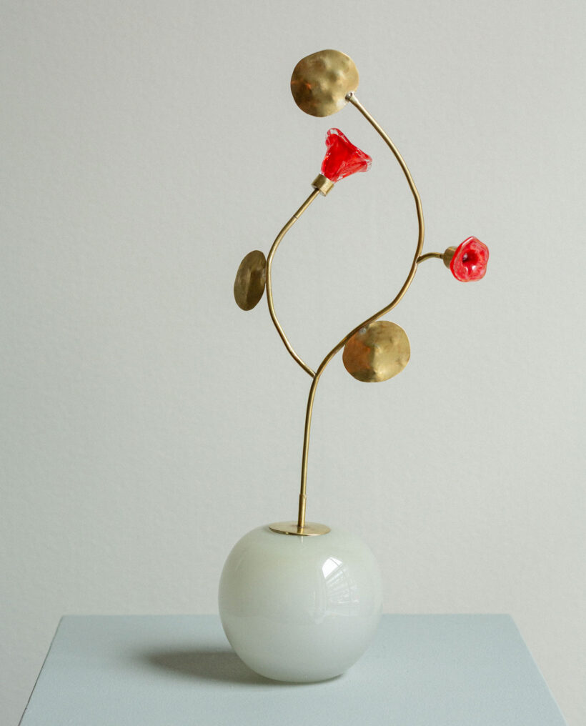millavaahtera_sculpture_stabile_glass_brass_artwork_lokalhelsinki2026-7