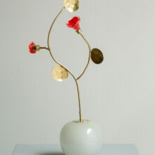 millavaahtera_sculpture_stabile_glass_brass_artwork_lokalhelsinki2026-9